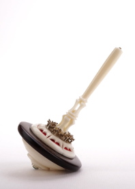 spinningtop_silverbone