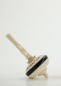 spinningtop_silverbone